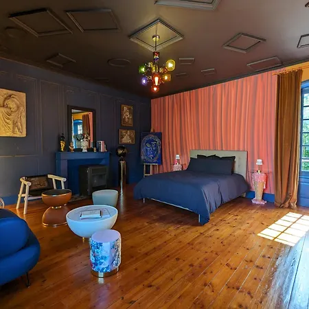 Bed & Breakfast Manoir Des Comtes 3*