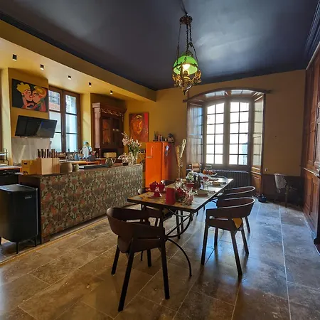 Bed & Breakfast Manoir Des Comtes