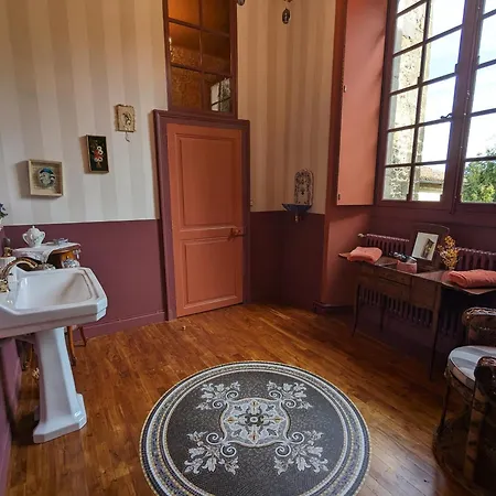 לינה וארוחת בוקר Manoir Des Comtes