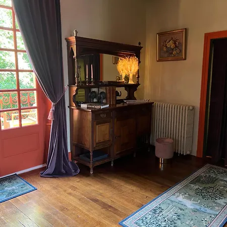 Bed & Breakfast Manoir Des Comtes Confolens